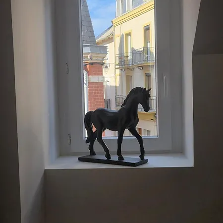 Magnifique Au Pied De La *