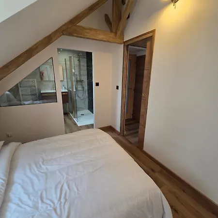 Magnifique Au Pied De La *